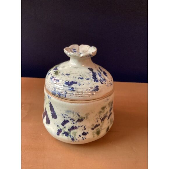 Handy Made Pottery Trinket Dish With Lid‎ Signed - Picture 1 of 10